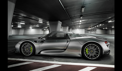 Porsche Plug-in Hybrid 918 Spyder 2013 6